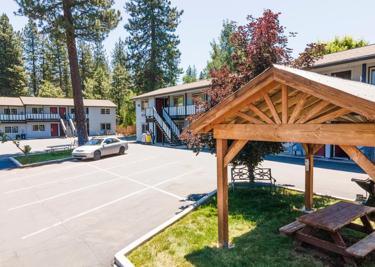 Charm Motel & Suites Burney Bagian luar foto