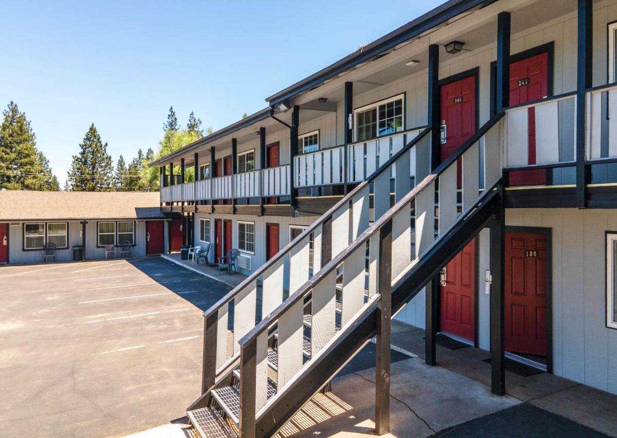 Charm Motel & Suites Burney Bagian luar foto