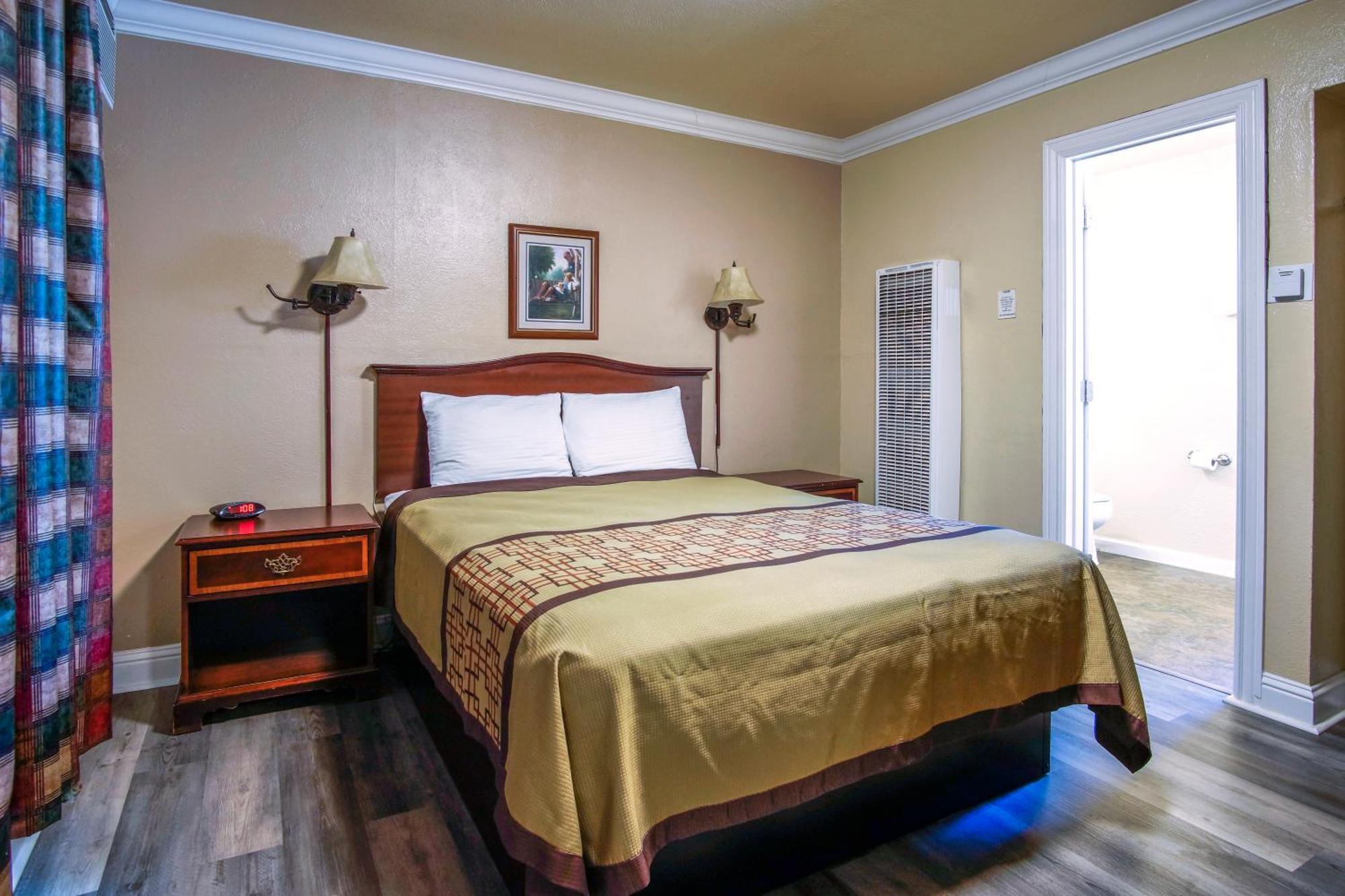 Charm Motel & Suites Burney Bagian luar foto