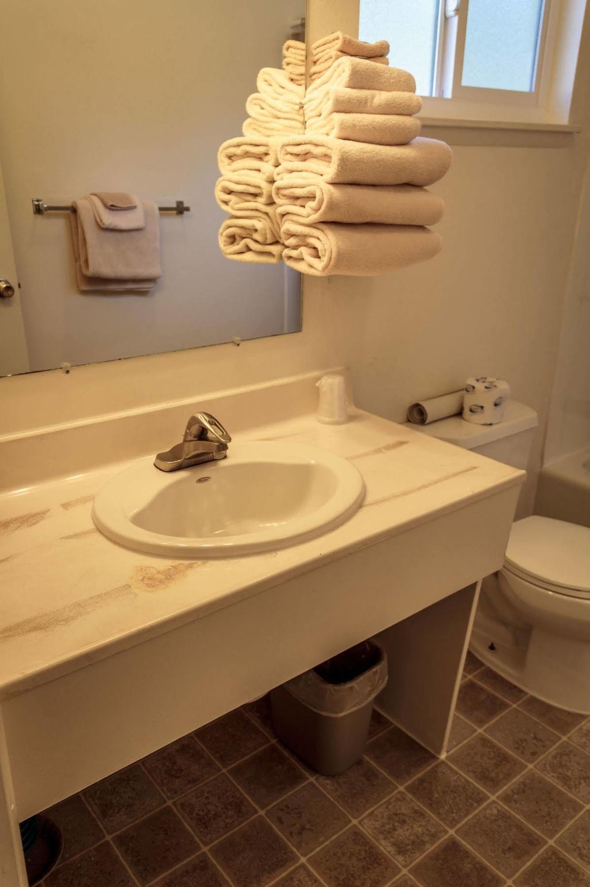 Charm Motel & Suites Burney Bagian luar foto