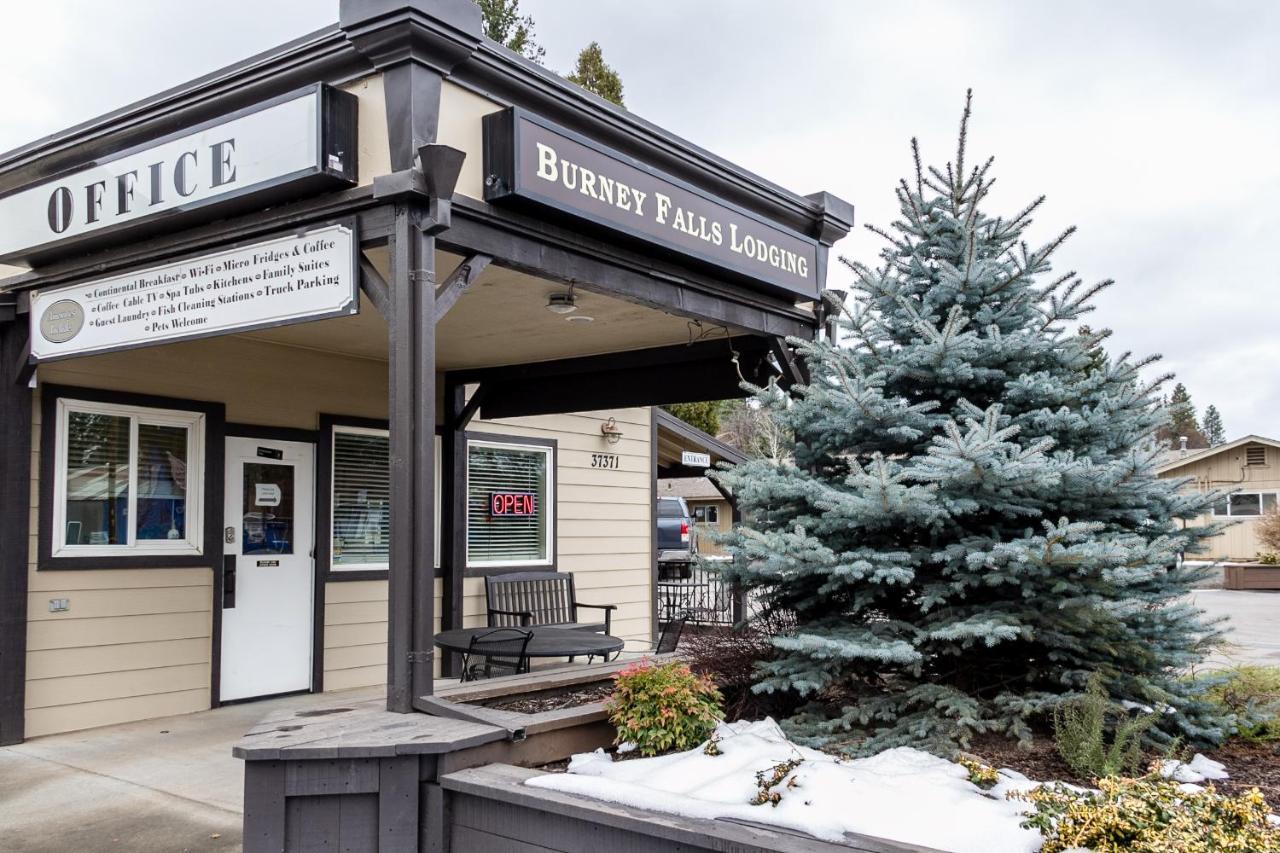 Charm Motel & Suites Burney Bagian luar foto